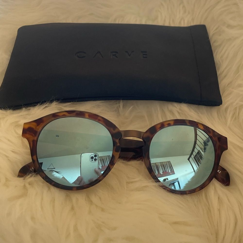 Tortoise & Blue CARVE sunnies